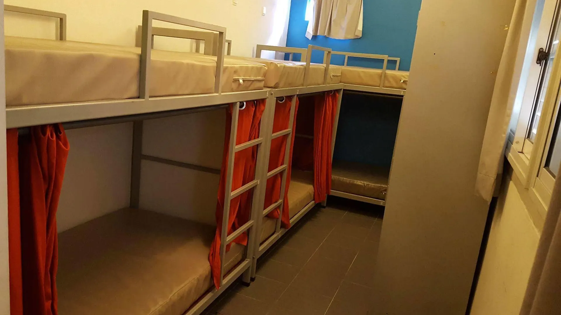 Campbell Inn Singapore Hostel